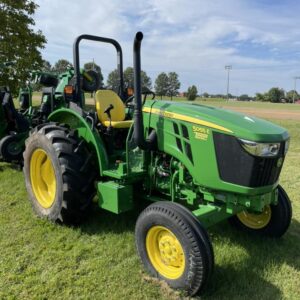 John Deere 5055E